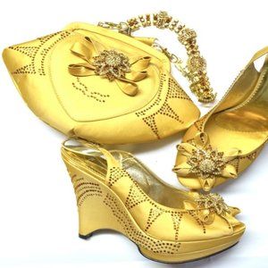 GOLDEN EMBROIDERED WEDGE S&B SET